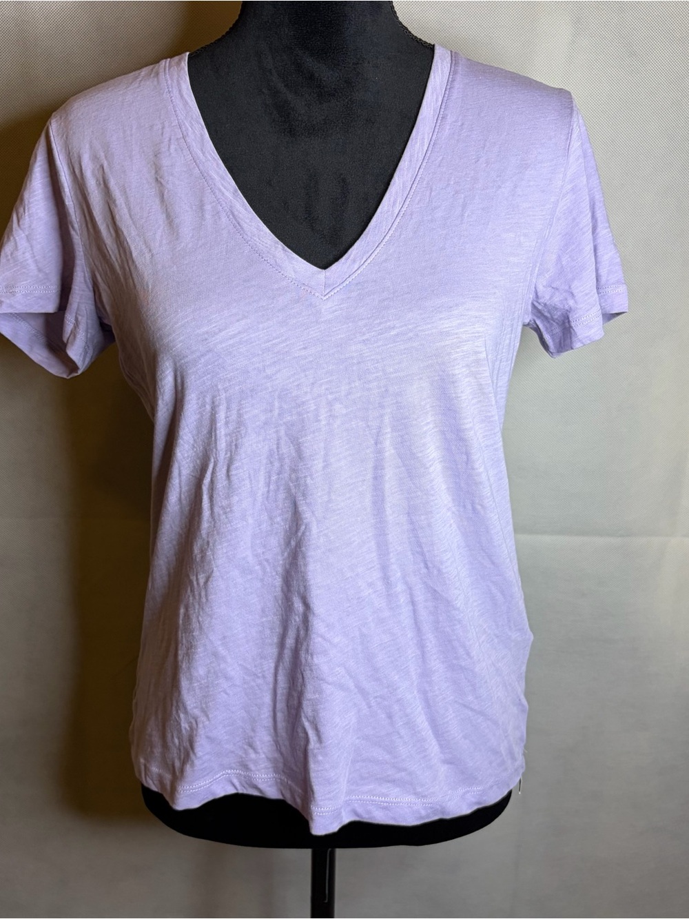 Madewell Lavender V-Neck Short Sleeve Tee